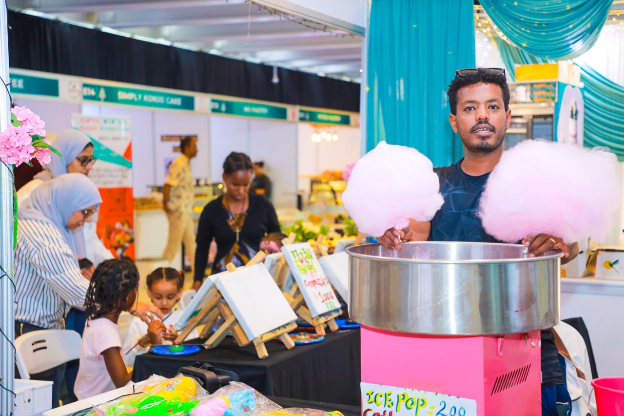 Cotton Candy & Art Easels
